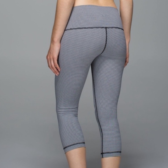 Lululemon Wunder Under Crop Leggings Roll Down Gingham Black White Size 4 Women - Picture 1 of 10